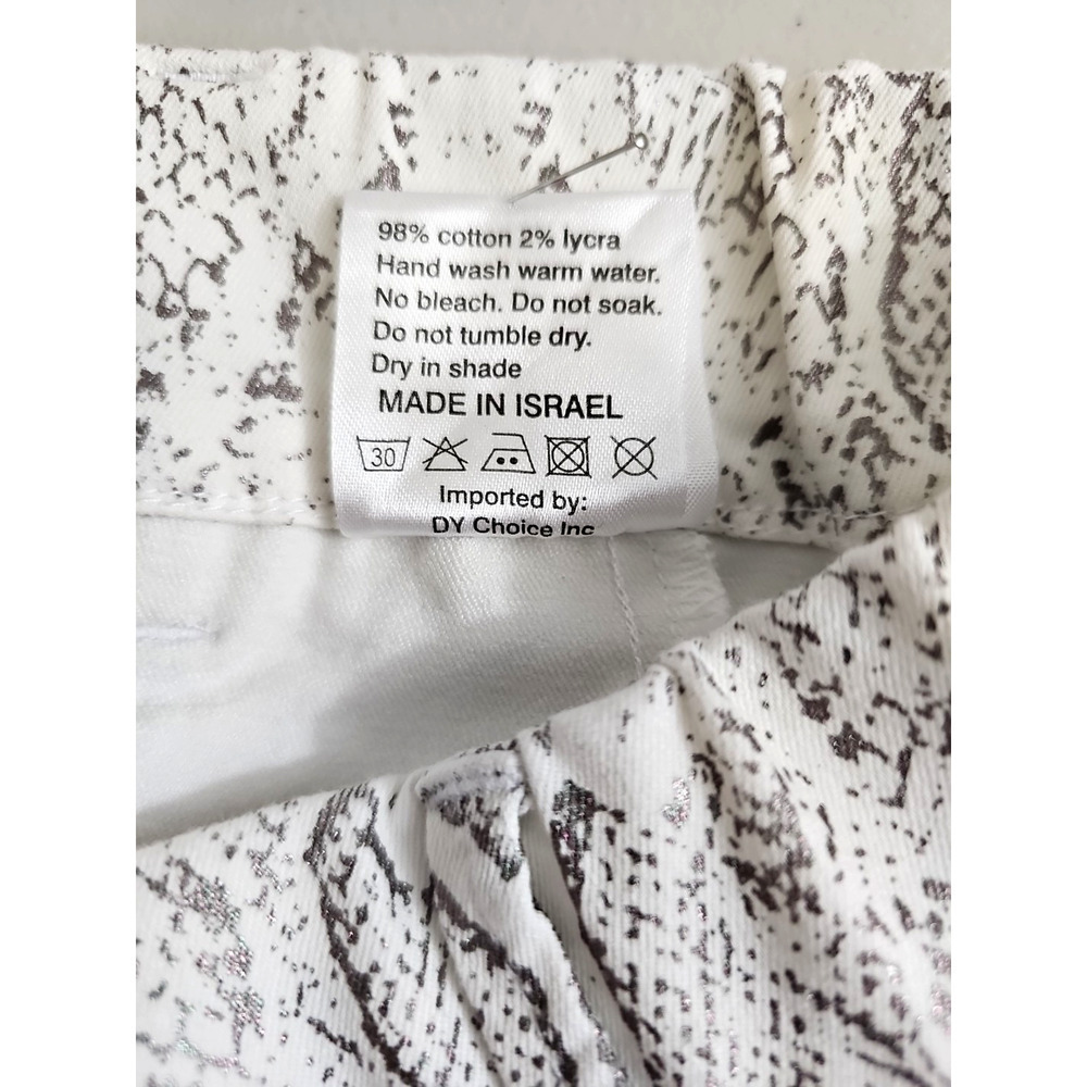 Flog ~Woman Size 29~ White Silver Animal Print Pull On Pants Stretch. - Picture 6 of 12